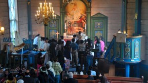 Om lag 150 katolikkar kom til Ulstein kyrkje